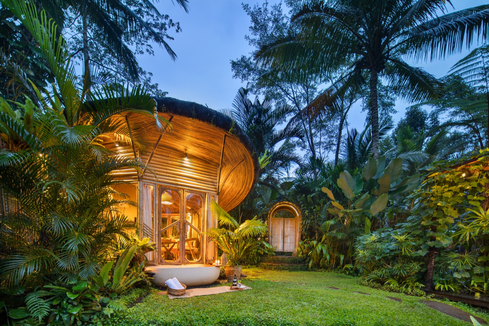 hideout lightroom, riverside bamboo cabin with a hot flower bath, East Bali